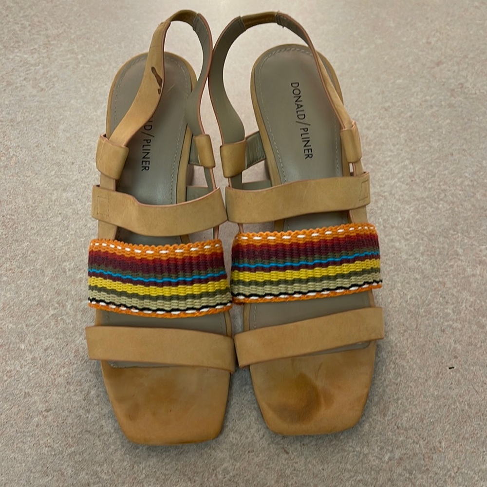 Donald Pliner Size 9 Mae Serape Stacked Heel Sling-Back Sandals